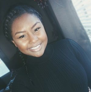 Meet your Posher, Mia